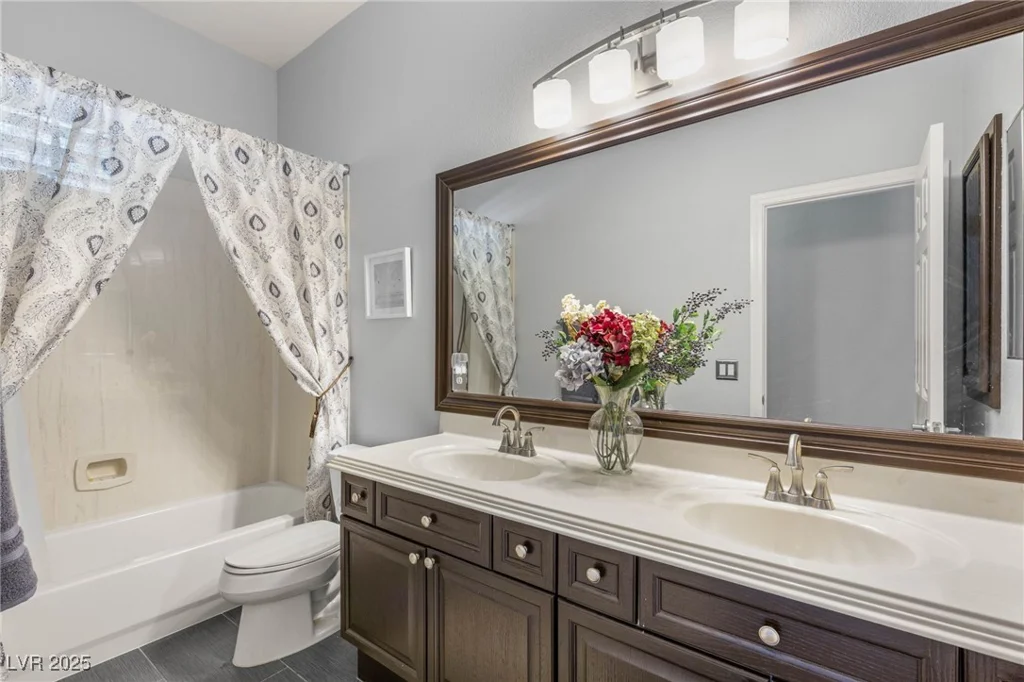 64 Chateau Whistler, Las Vegas, NV 89148