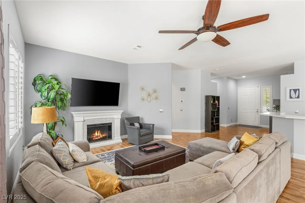 64 Chateau Whistler, Las Vegas, NV 89148