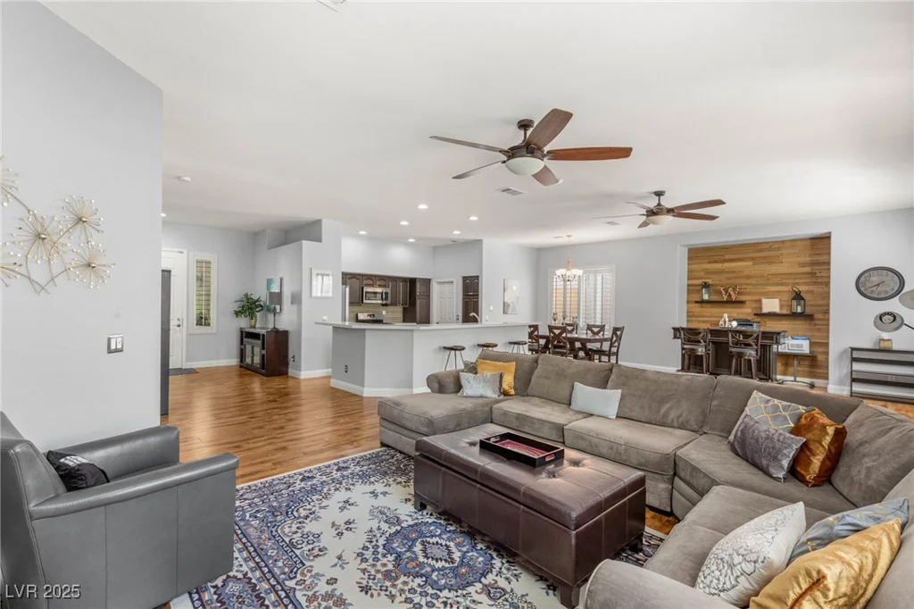 64 Chateau Whistler, Las Vegas, NV 89148