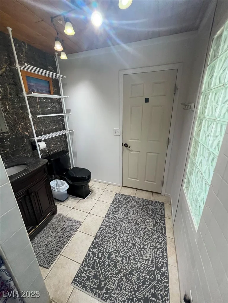 6171 Whispering Sands, Las Vegas, NV 89131