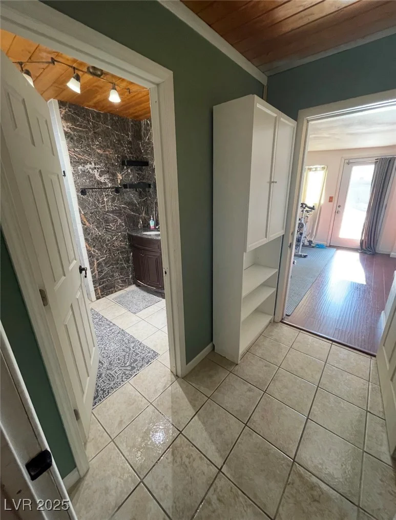 6171 Whispering Sands, Las Vegas, NV 89131