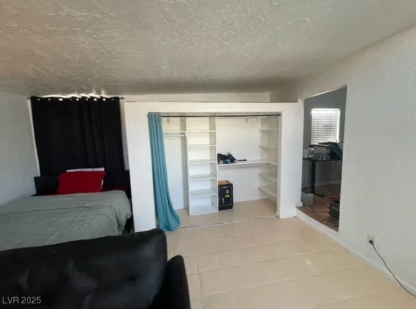 6171 Whispering Sands, Las Vegas, NV 89131