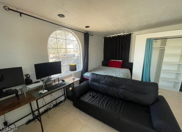 6171 Whispering Sands, Las Vegas, NV 89131