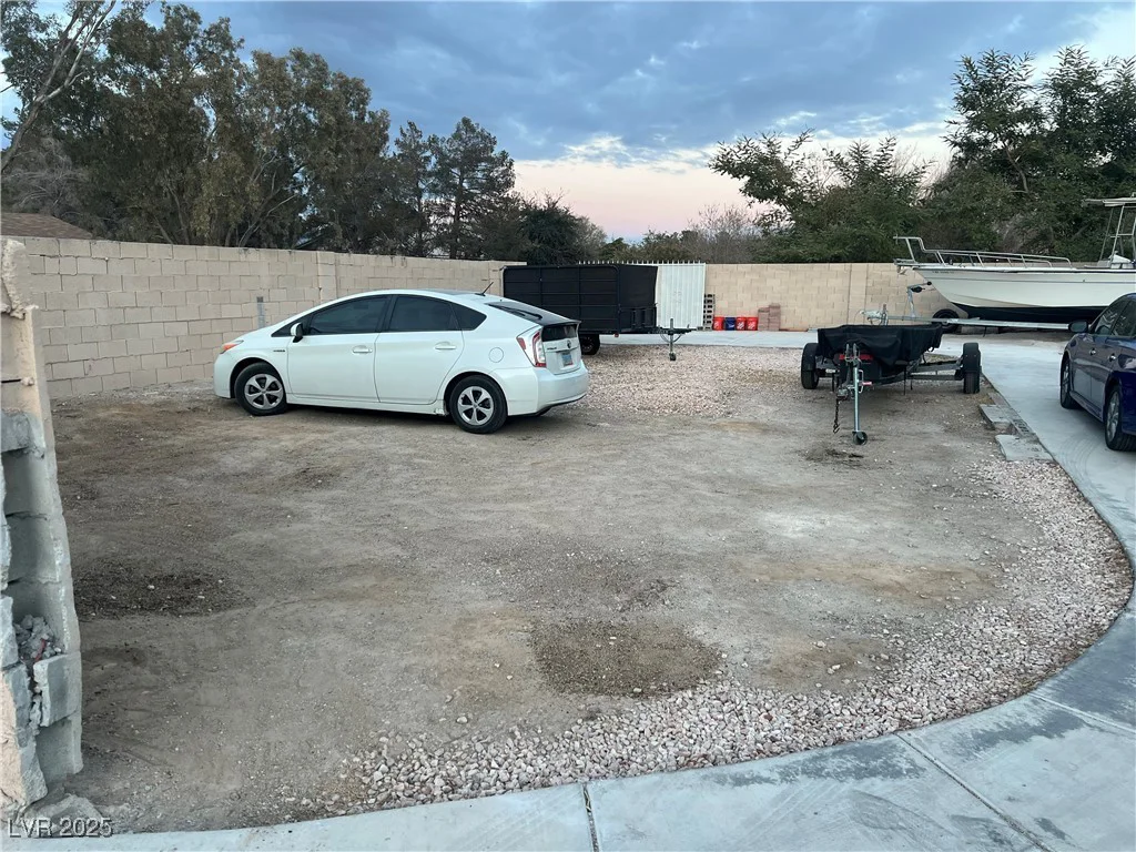 6171 Whispering Sands, Las Vegas, NV 89131
