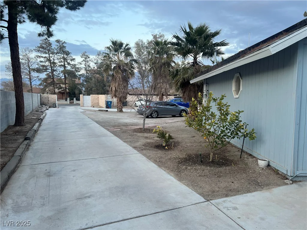 6171 Whispering Sands, Las Vegas, NV 89131