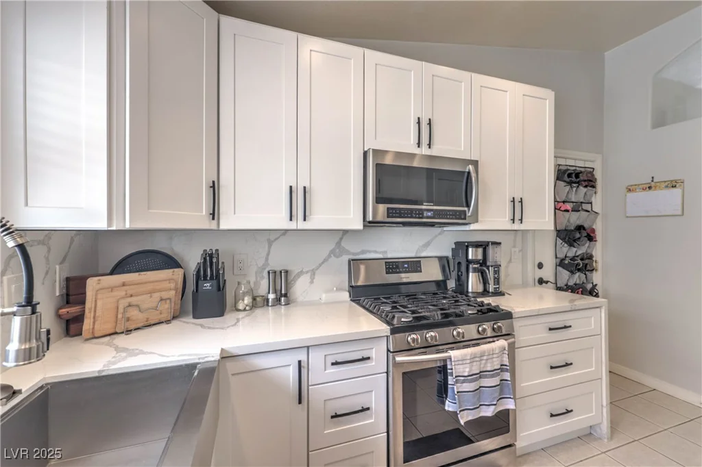 808 Binbrook, Henderson, NV 89052