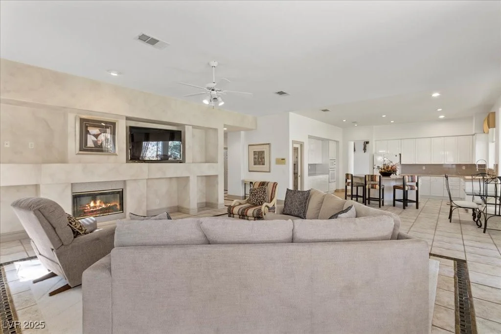9496 Los Cotos, Las Vegas, NV 89147