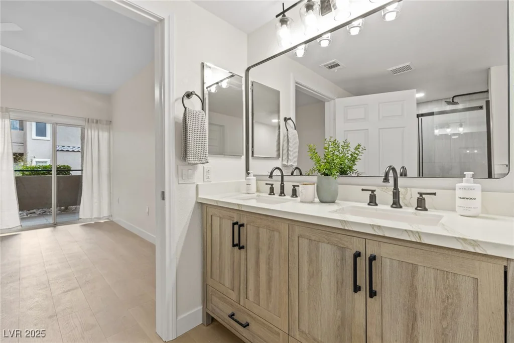 2152 Turquoise Ridge, Las Vegas, NV 89117