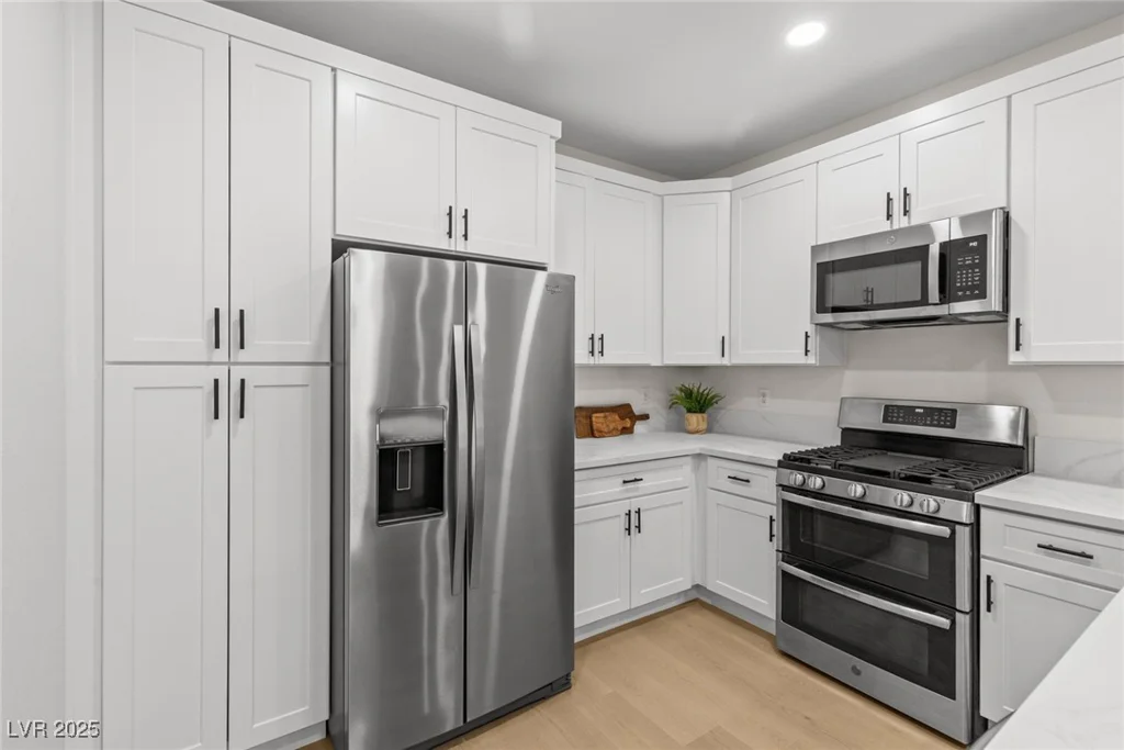 2152 Turquoise Ridge, Las Vegas, NV 89117