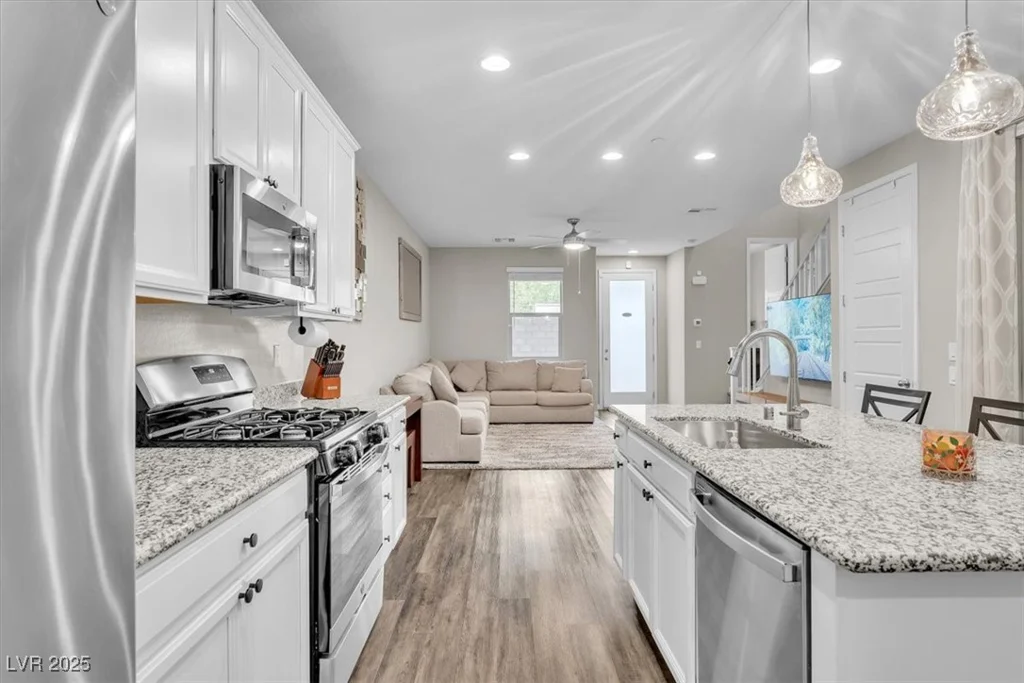 541 Tokopah Falls, Las Vegas, NV 89138