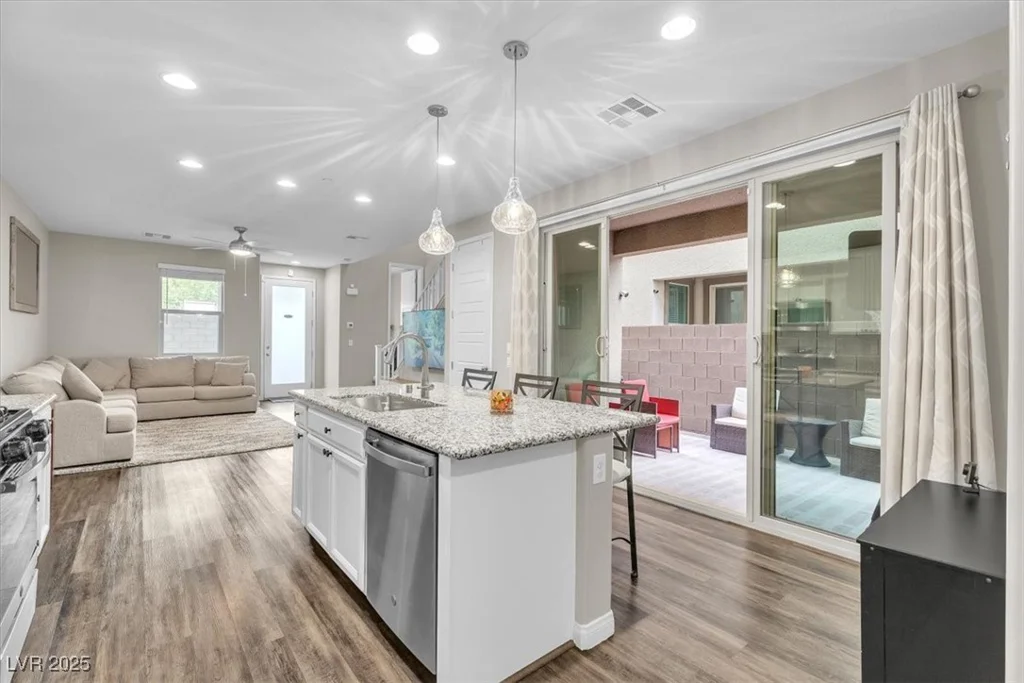 541 Tokopah Falls, Las Vegas, NV 89138