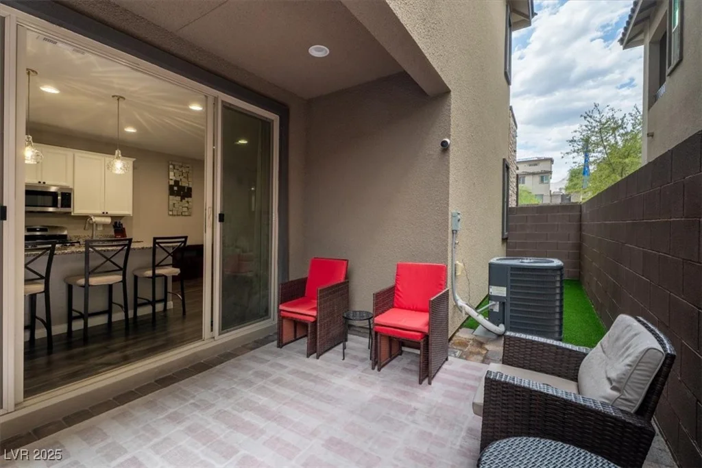 541 Tokopah Falls, Las Vegas, NV 89138