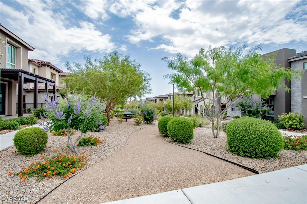 541 Tokopah Falls, Las Vegas, NV 89138