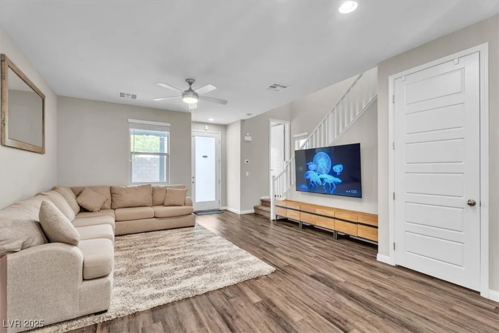 541 Tokopah Falls, Las Vegas, NV 89138