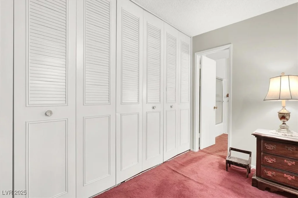 421 Greenbriar Townhouse, Las Vegas, NV 89121