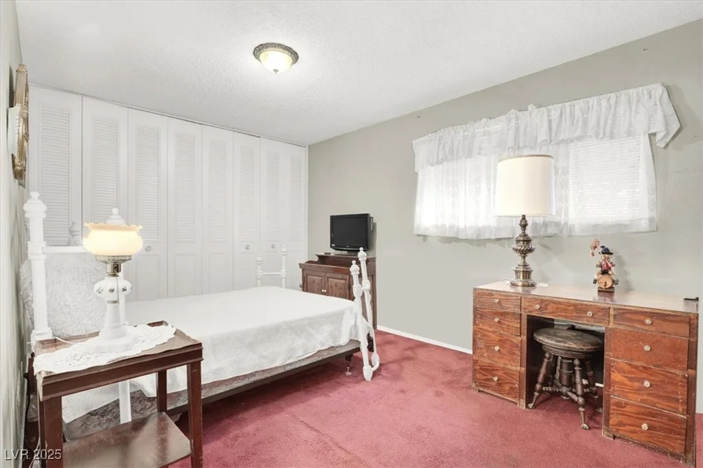 421 Greenbriar Townhouse, Las Vegas, NV 89121