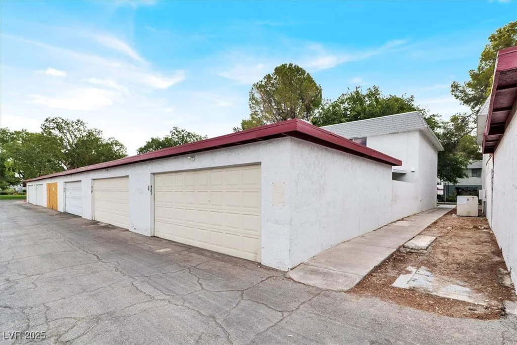 421 Greenbriar Townhouse, Las Vegas, NV 89121