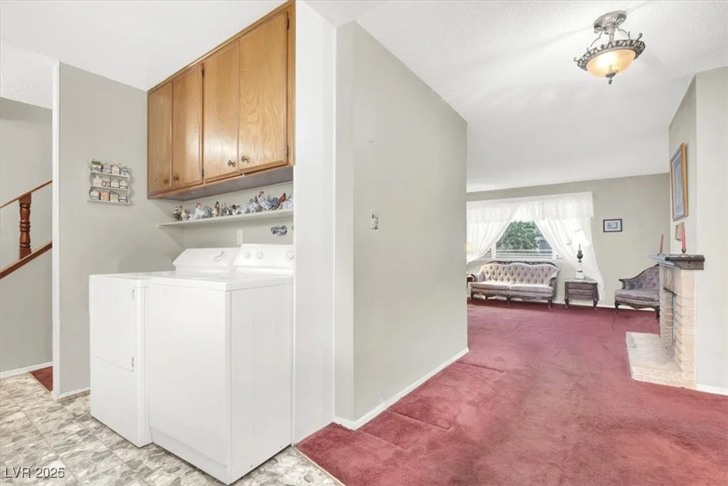 421 Greenbriar Townhouse, Las Vegas, NV 89121