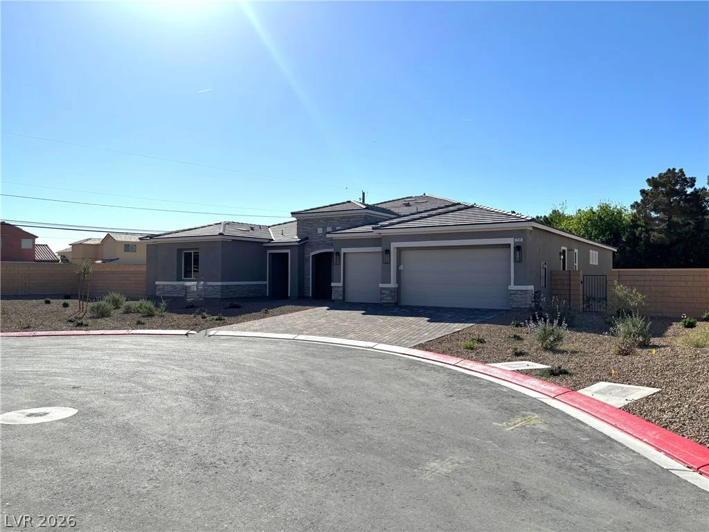 7235 Golden Rock, Las Vegas, NV 89131