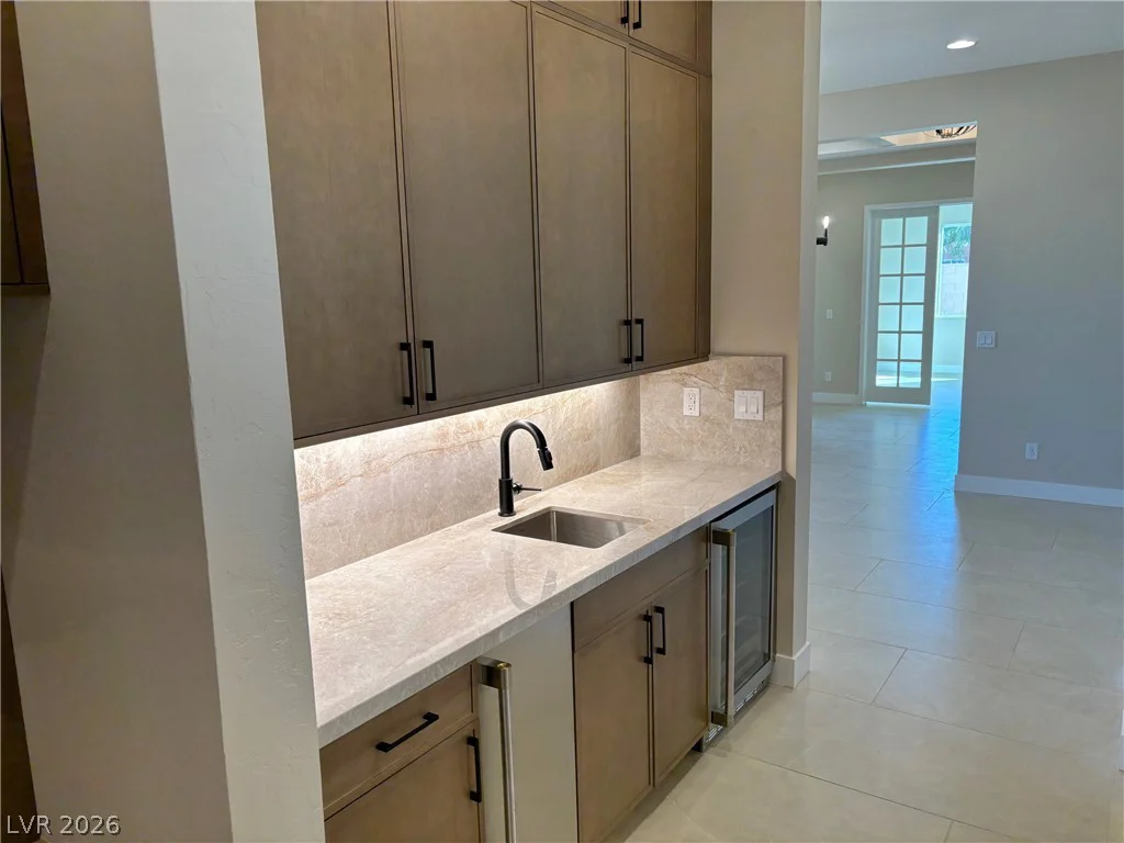 7235 Golden Rock, Las Vegas, NV 89131