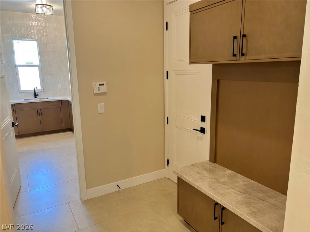 7235 Golden Rock, Las Vegas, NV 89131