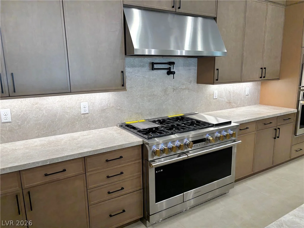 7235 Golden Rock, Las Vegas, NV 89131