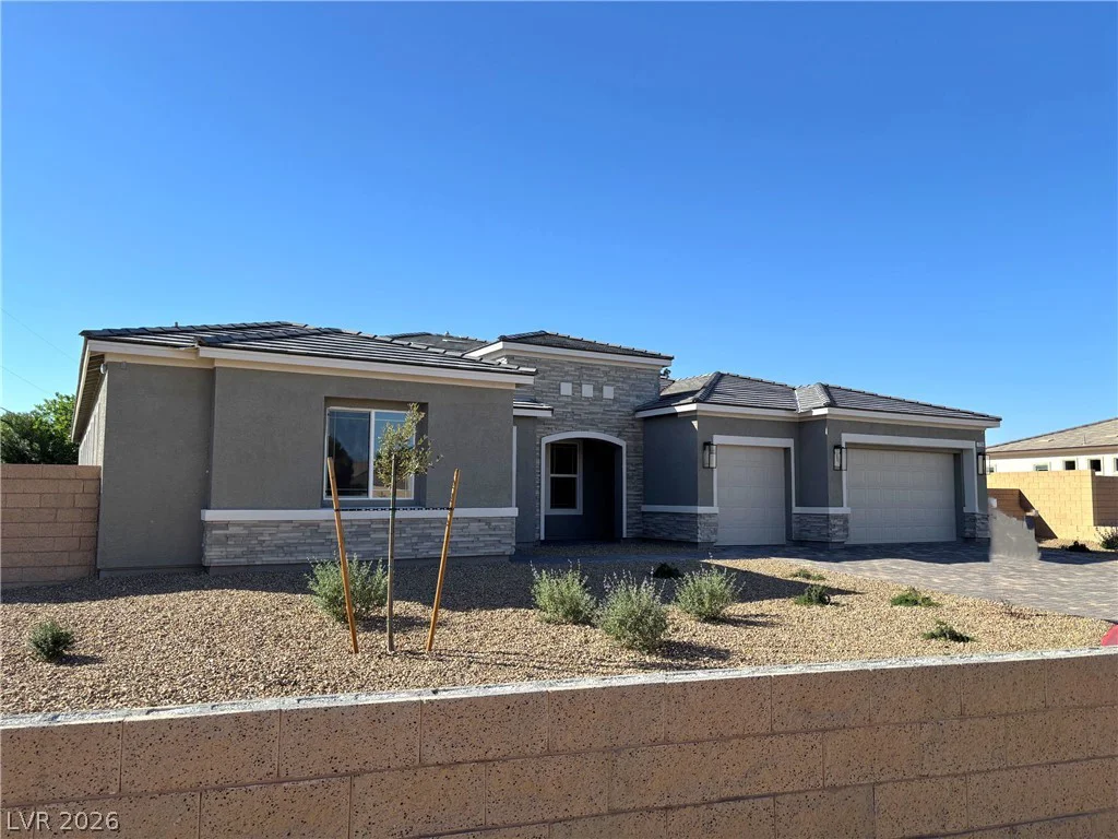 7235 Golden Rock, Las Vegas, NV 89131