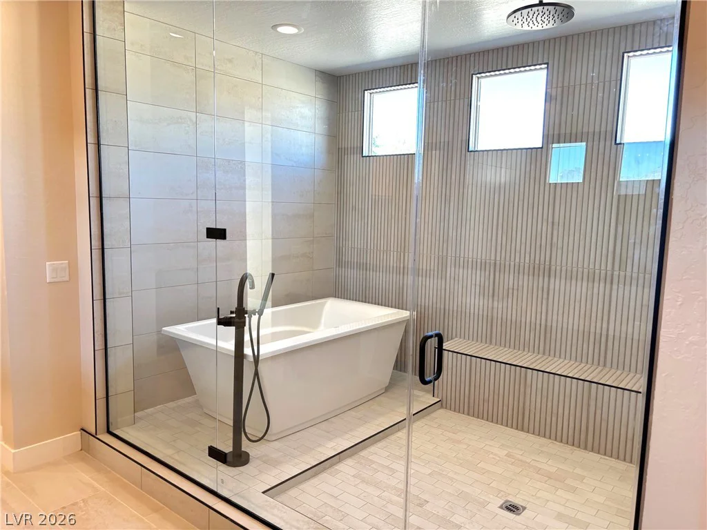 7235 Golden Rock, Las Vegas, NV 89131