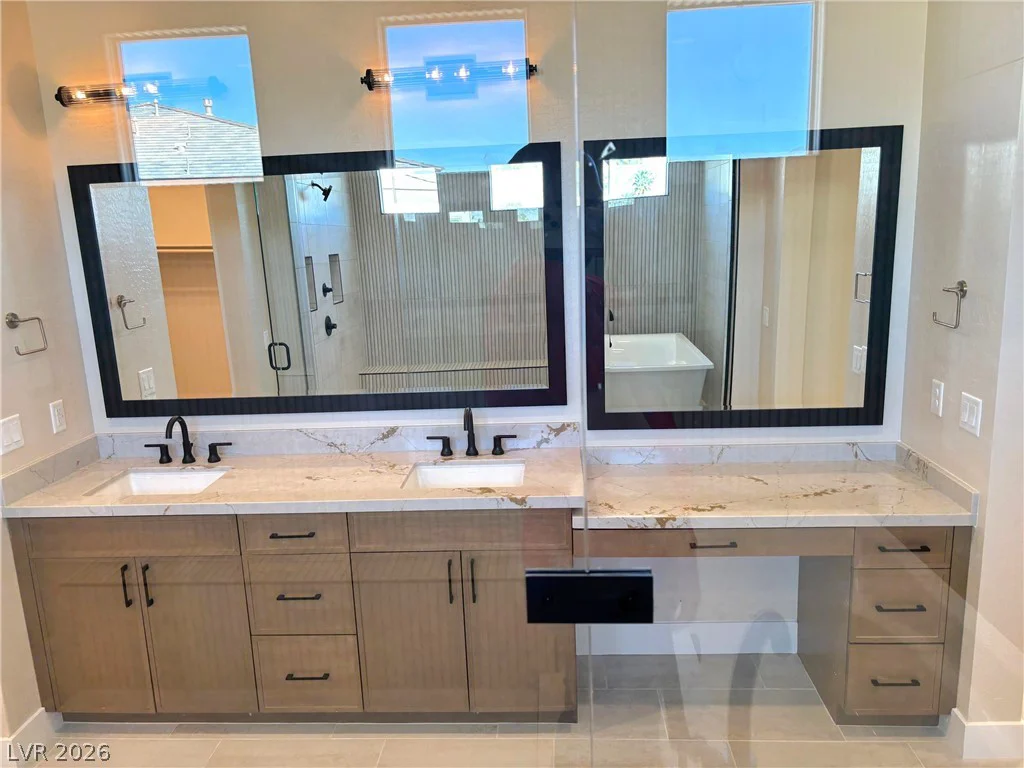 7235 Golden Rock, Las Vegas, NV 89131