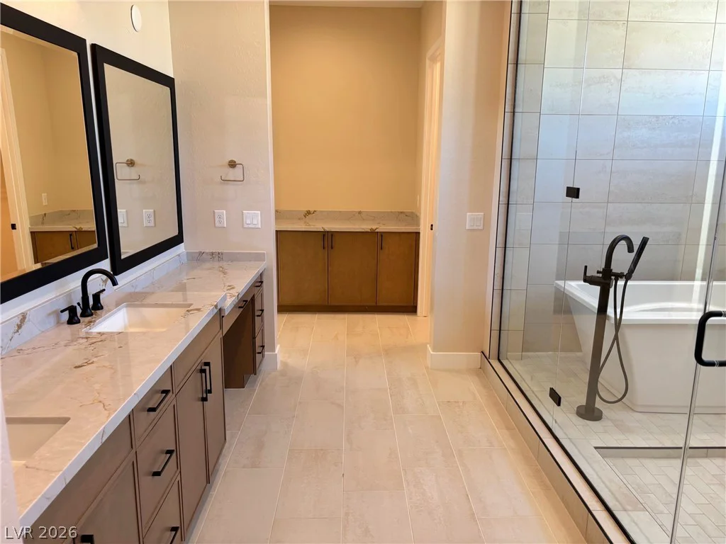 7235 Golden Rock, Las Vegas, NV 89131