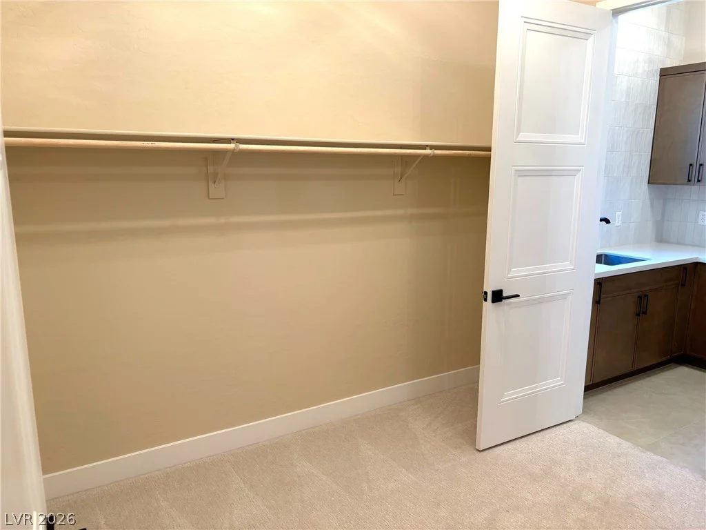 7235 Golden Rock, Las Vegas, NV 89131