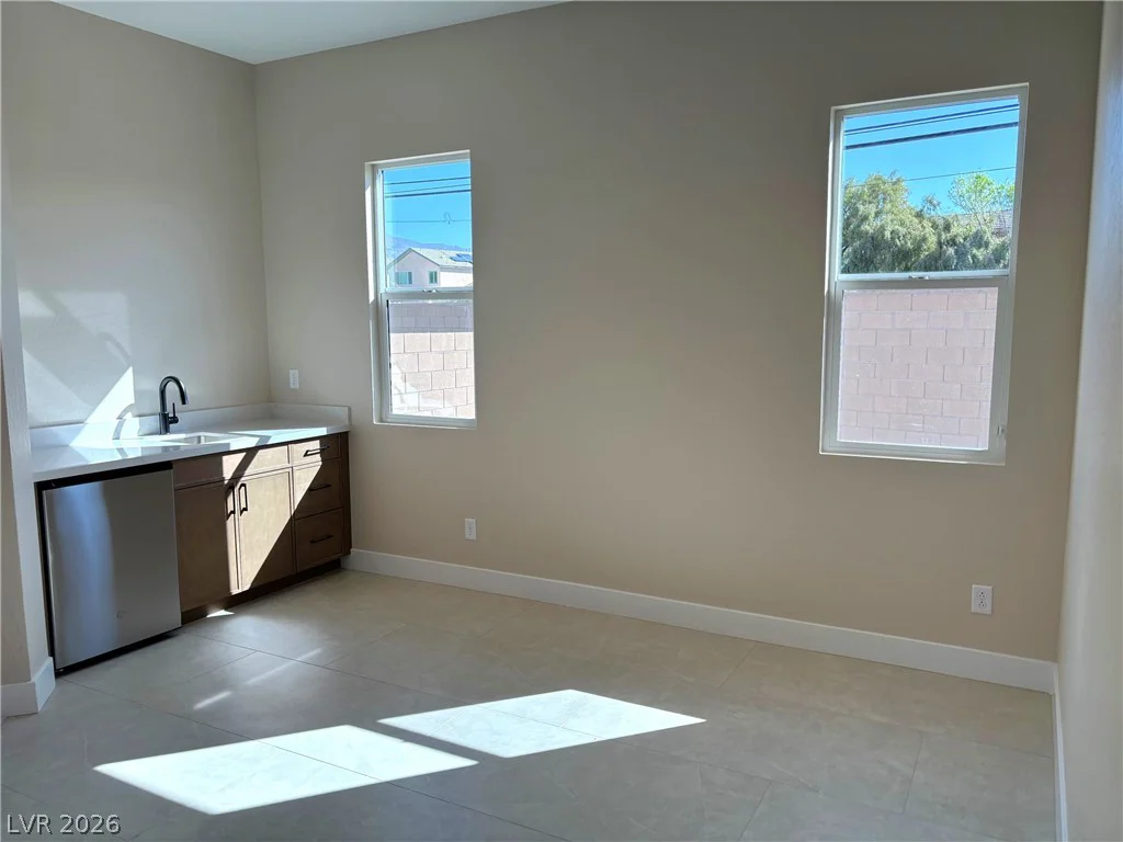 7235 Golden Rock, Las Vegas, NV 89131