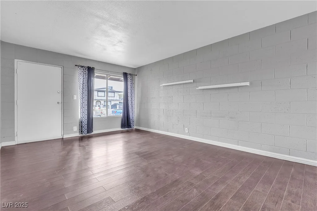 1037 Westminster, Las Vegas, NV 89119