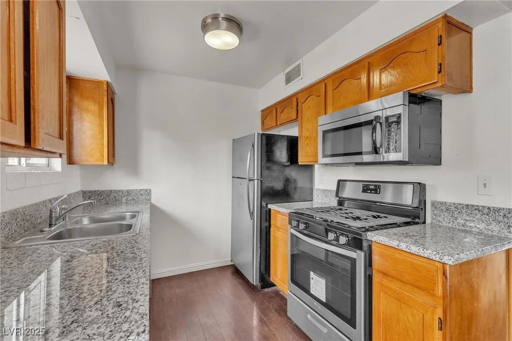 1037 Westminster, Las Vegas, NV 89119