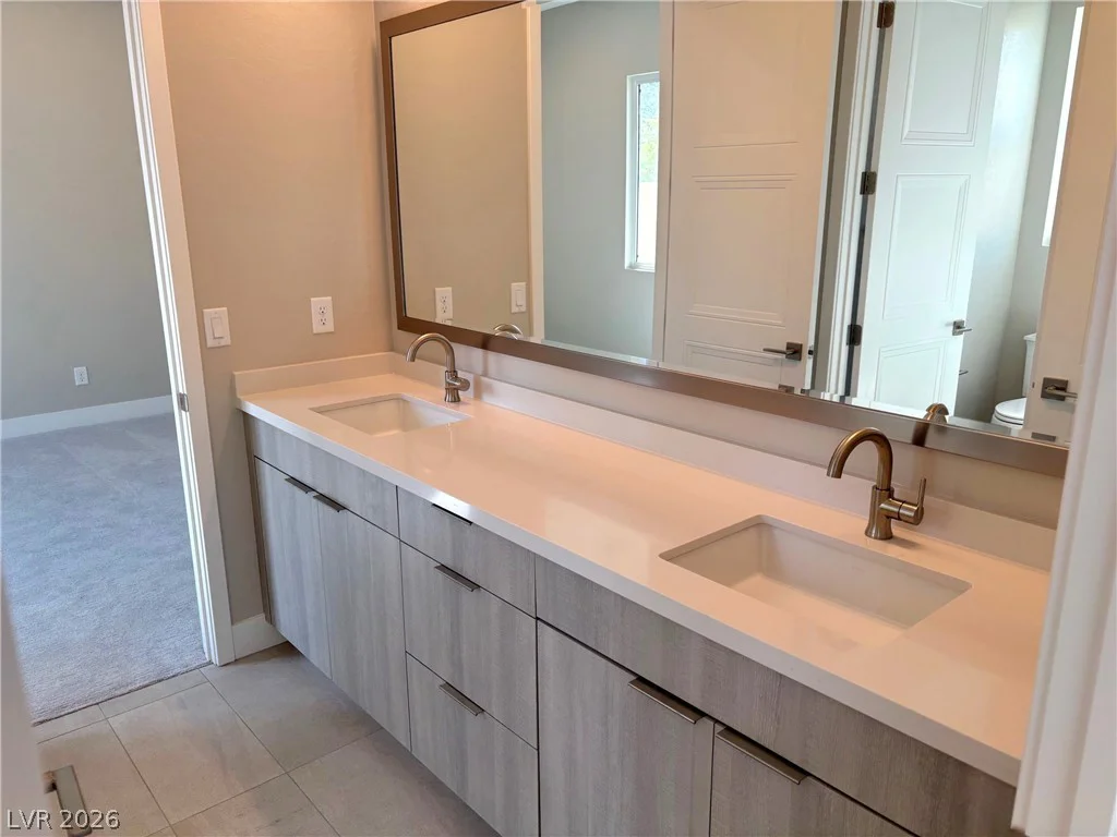 7255 Golden Rock, Las Vegas, NV 89131