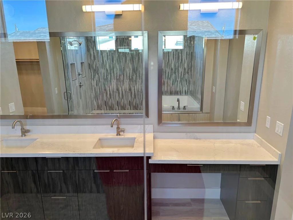 7255 Golden Rock, Las Vegas, NV 89131