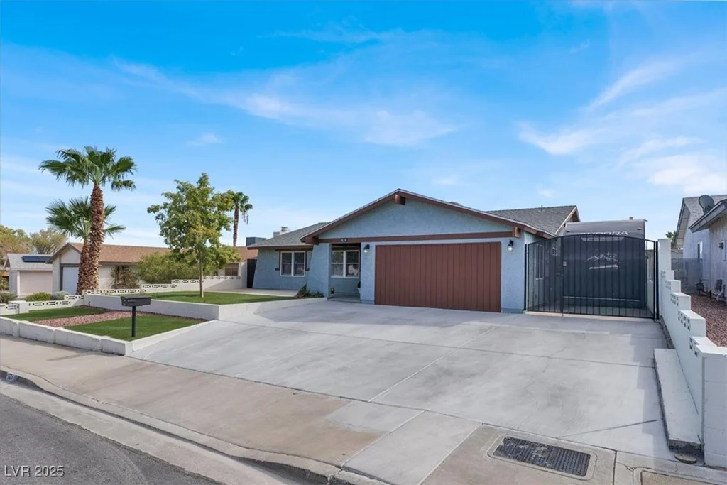 624 Hidden Valley, Henderson, NV 89002