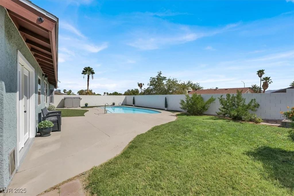 624 Hidden Valley, Henderson, NV 89002