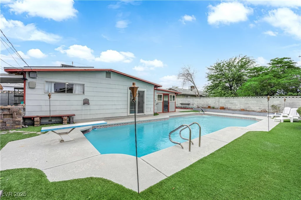 837 Salem, Las Vegas, NV 89107