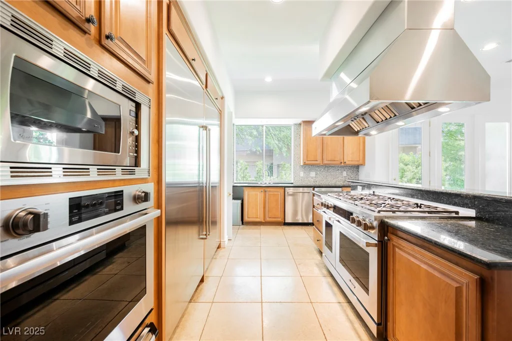2230 Green Mountain, Las Vegas, NV 89135