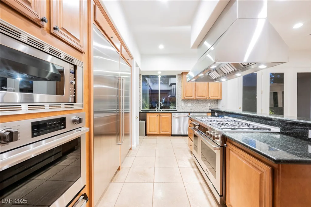 2230 Green Mountain, Las Vegas, NV 89135
