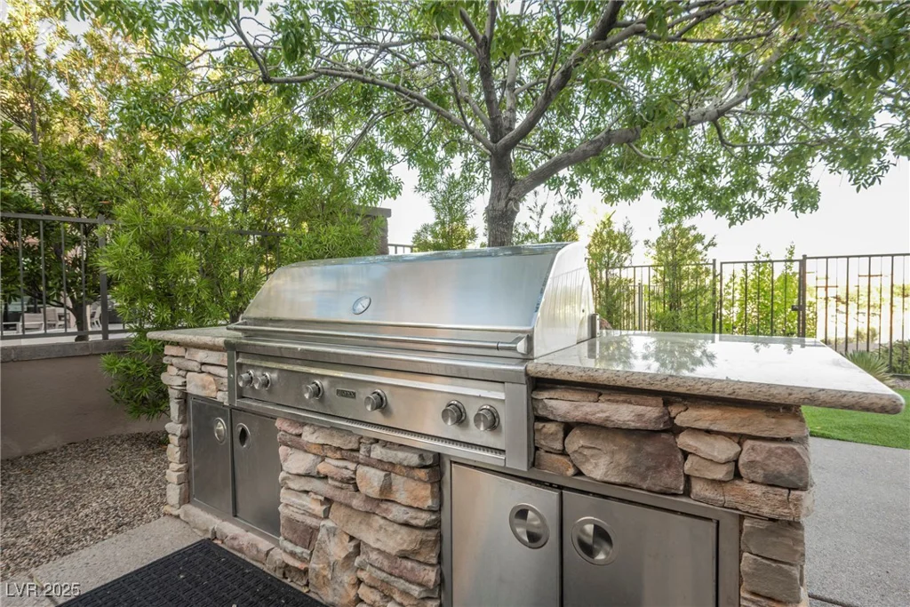 2230 Green Mountain, Las Vegas, NV 89135