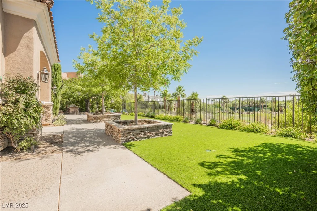 2230 Green Mountain, Las Vegas, NV 89135