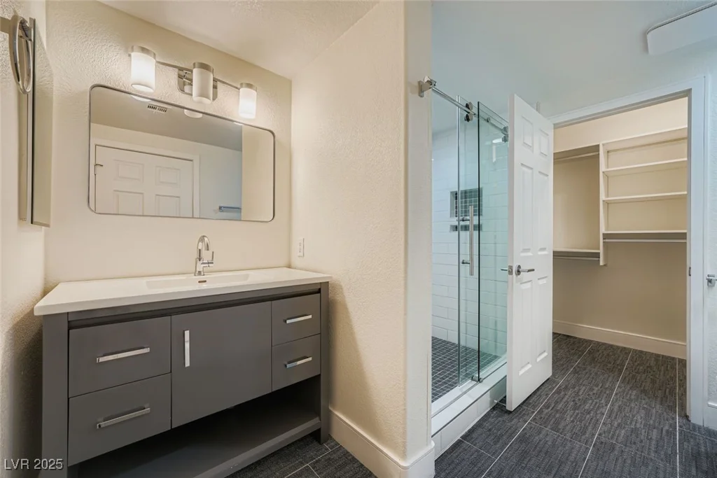10550 Alexander, Las Vegas, NV 89129