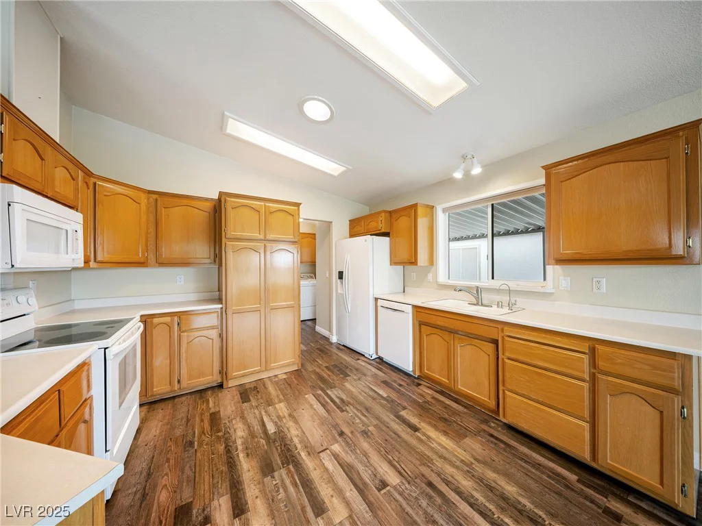 370 Montecito, Pahrump, NV 89048