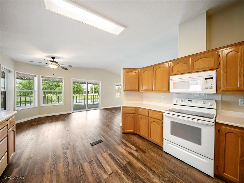 370 Montecito, Pahrump, NV 89048