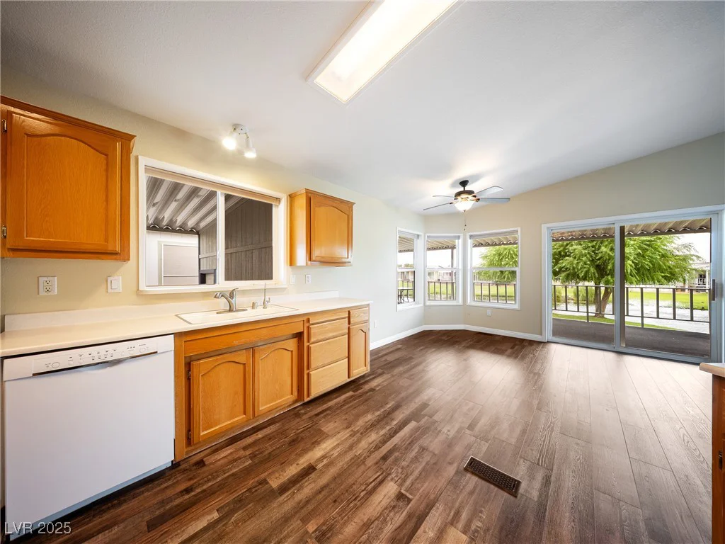 370 Montecito, Pahrump, NV 89048