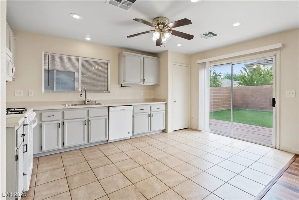 8416 Warthen Meadows, Las Vegas, NV 89131