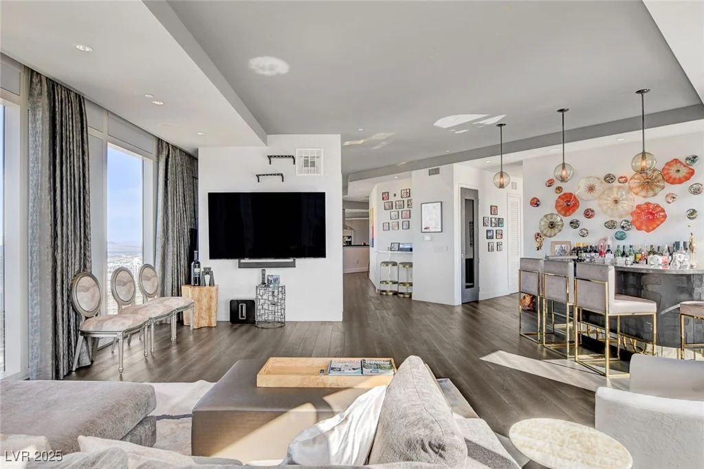 3750 LAS VEGAS BL, Las Vegas, NV 89158