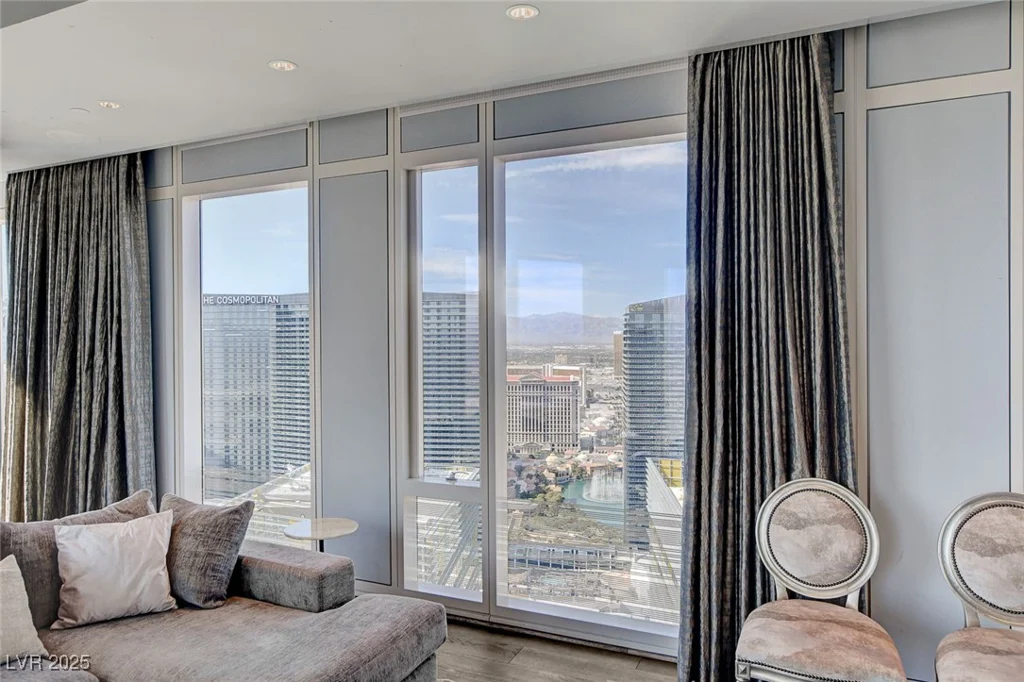 3750 LAS VEGAS BL, Las Vegas, NV 89158